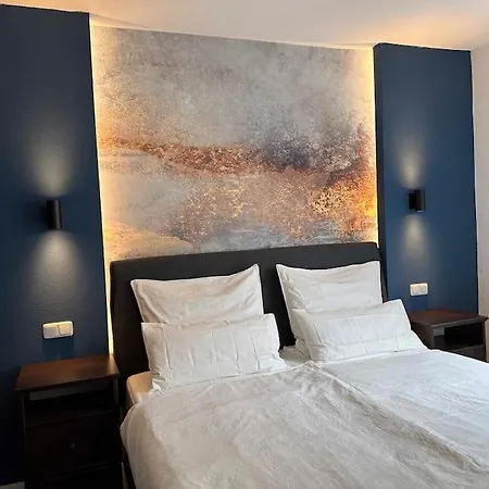 With Wifi, Kitchen And 4k Tv Apartment *