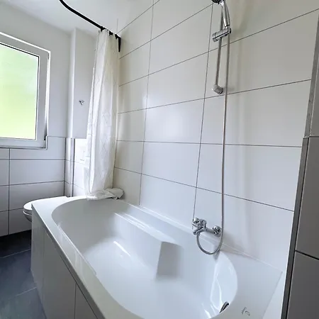 With Wifi, Kitchen And 4k Tv Apartment *